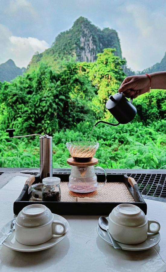 Готель Bridge Hill Cafe Glamping Khao Sok National Park Екстер'єр фото